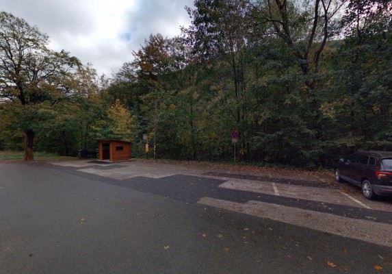 Úprava/zjednodušení značení na zastávce Tyra, Hájenka