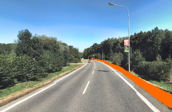 Chodník mezi ul. Ke Stadionu a ČS Shell a přechodem pro chodce na starou Frýdeckou