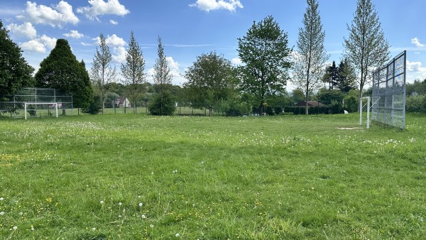 Plocha poblíž kruhového objezdu Via Lyžbice