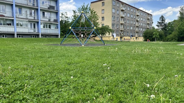 Dětské hřiště u knihovny