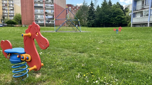 Dětské hřiště u knihovny