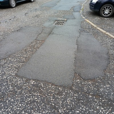 Oprava chodníků a parkoviště na ulici Erbenova 803 až 807