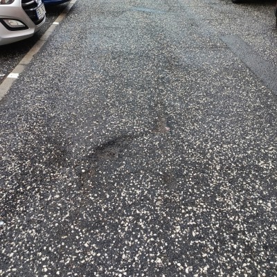 Oprava chodníků a parkoviště na ulici Erbenova 803 až 807