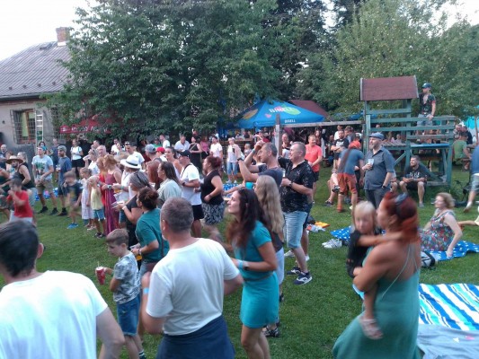 Koncert argentinské hudební skupiny "La orquesta informal"