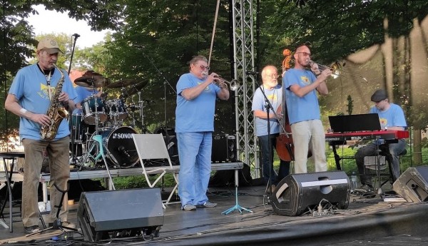 Jazzová skupina Silesian dixie band 2021 na nám. TGM