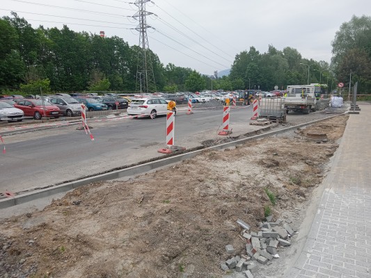 Výstavba chodníku a rekonstrukce komunikace na Podlesí