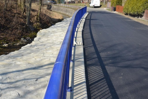 Opěrná zeď u Líštnice č. p. 26, 27 a 308