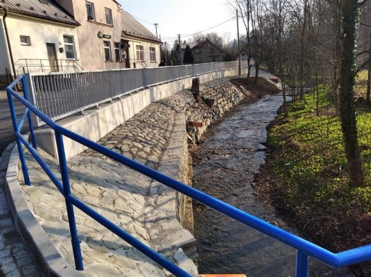 Opěrná zeď u Líštnice č. p. 33